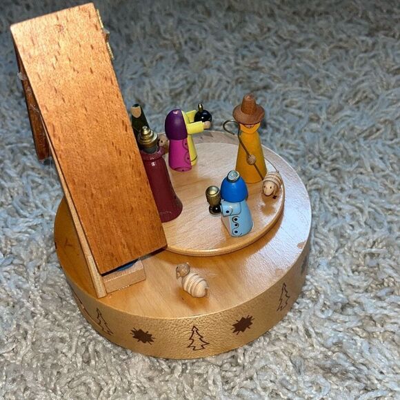 ERZGEBIRGE CHRISTMAS NATIVITY German Music Box European Plays Silent Night - Picture 6 of 16